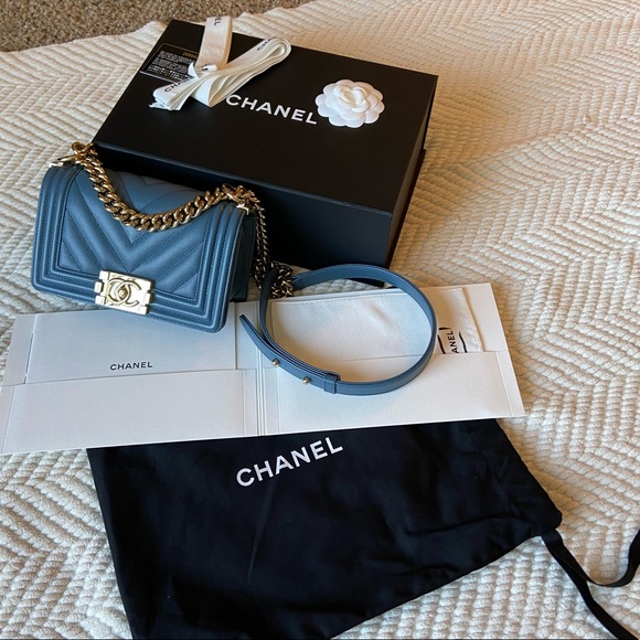 Chanel Small Chevron Boy Bag - Picture 4 of 15